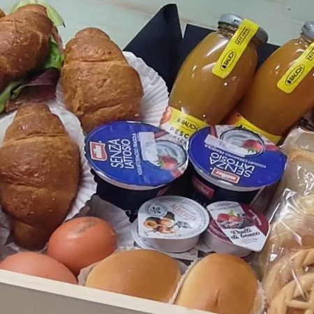 Hotel Rivamare Only Room Breakfast Cervia Bagian luar foto