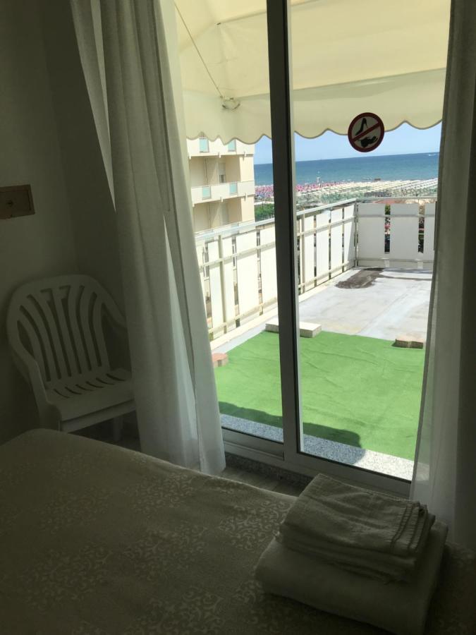 Hotel Rivamare Only Room Breakfast Cervia Bagian luar foto